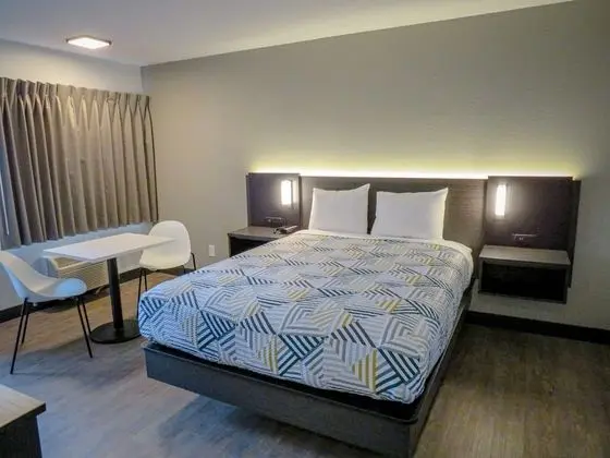 Standard Oda, 1 Büyük (Queen) Boy Yatak, Engellilere Uygun, Sigara İçilmez
