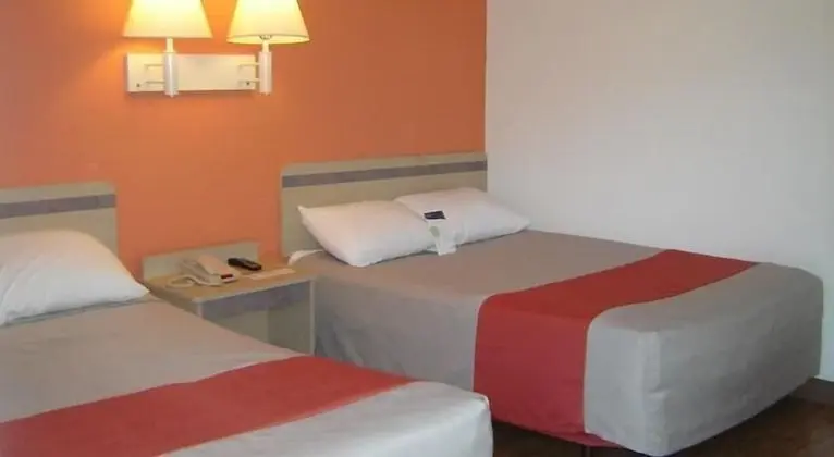 Deluxe Oda, 2 Çift Kişilik Yatak, Sigara İçilmez, Buzdolabı ve Mikrodalga