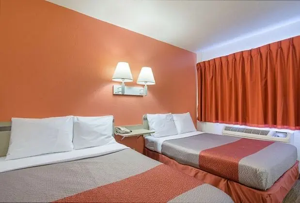 Deluxe Oda, 2 Çift Kişilik Yatak, Sigara İçilmez, Buzdolabı ve Mikrodalga