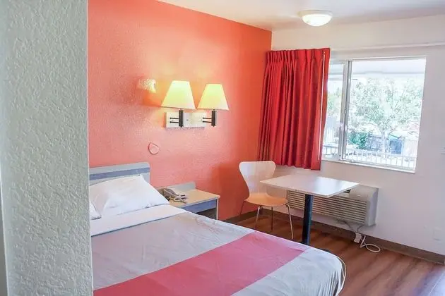 Standard Oda, 1 Büyük (Queen) Boy Yatak, Sigara İçilmez