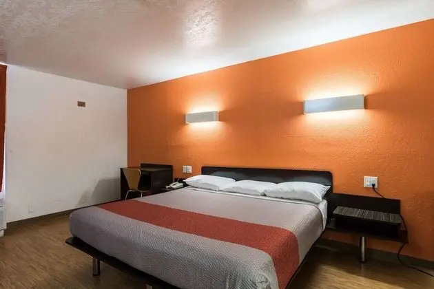 Standard Oda, 1 En Büyük (King) Boy Yatak, Engellilere Uygun, Sigara İçilmez