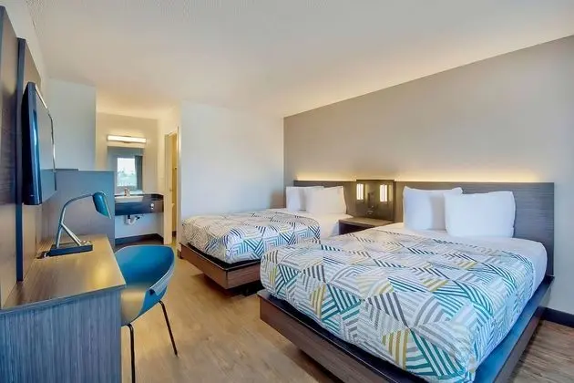 Deluxe Oda, 2 Çift Kişilik Yatak, Sigara İçilmez, Buzdolabı ve Mikrodalga