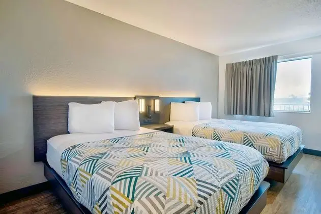Deluxe Oda, 2 Çift Kişilik Yatak, Sigara İçilmez, Buzdolabı ve Mikrodalga
