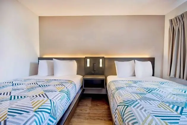 Deluxe Oda, 2 Çift Kişilik Yatak, Sigara İçilmez, Buzdolabı ve Mikrodalga