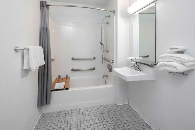 Standard Oda, 1 Çift Kişilik Yatak, Engellilere Uygun, Sigara İçilmez
