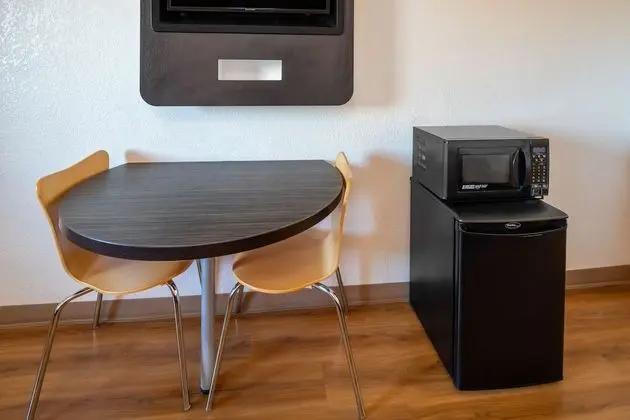 Standard Oda, 2 Çift Kişilik Yatak, Sigara İçilmez, Buzdolabı ve Mikrodalga