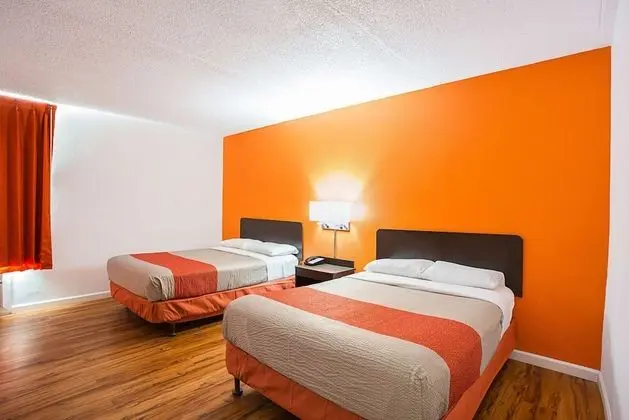 Deluxe Oda, 2 Çift Kişilik Yatak, Sigara İçilebilir, Buzdolabı ve Mikrodalga