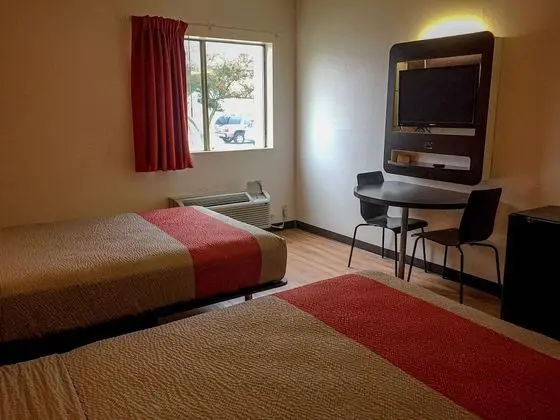 Deluxe Oda, 2 Çift Kişilik Yatak, Sigara İçilmez, Buzdolabı ve Mikrodalga