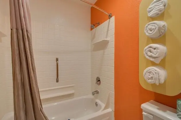 Standard Oda, 1 En Büyük (King) Boy Yatak, Sigara İçilebilir