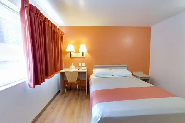 Standard Oda, 1 Büyük (Queen) Boy Yatak, Sigara İçilebilir