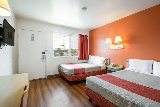 Standard Oda, 2 Çift Kişilik Yatak, Sigara İçilebilir