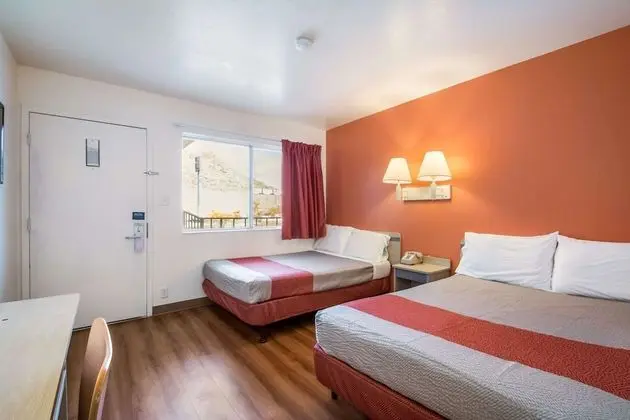 Standard Oda, 2 Çift Kişilik Yatak, Sigara İçilebilir