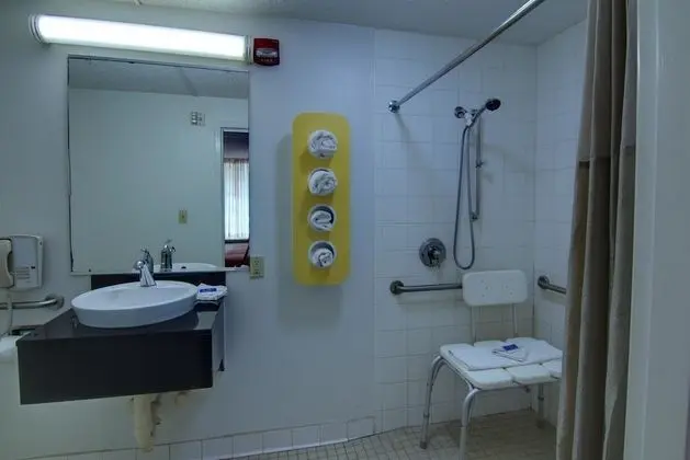 Standard Oda, 1 En Büyük (King) Boy Yatak, Engellilere Uygun, Sigara İçilebilir
