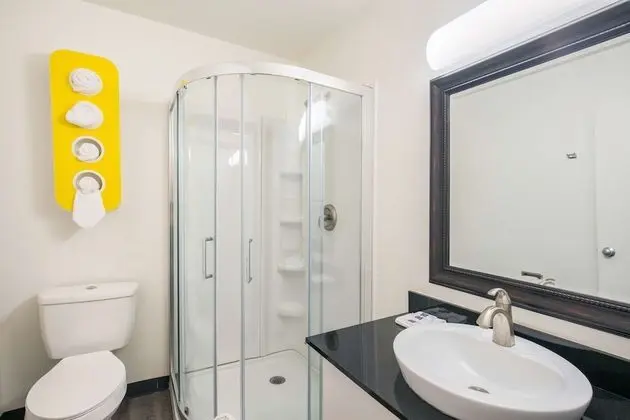 Standard Oda, 1 Büyük (Queen) Boy Yatak, Engellilere Uygun, Sigara İçilmez