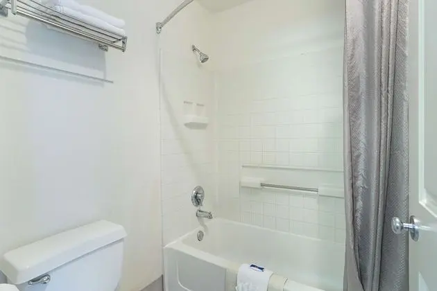 Engellilere uygun banyo