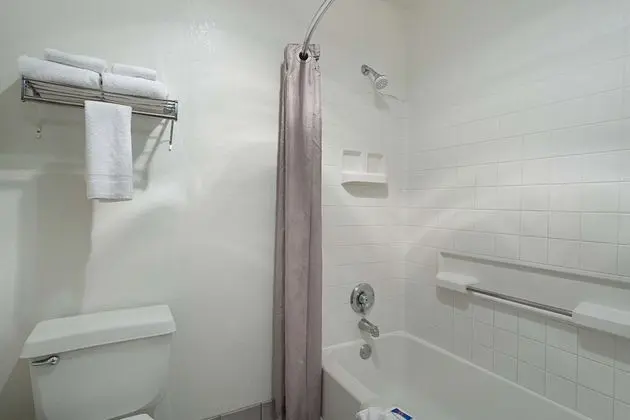 Engellilere uygun banyo
