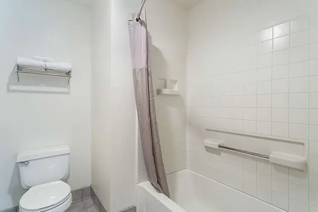 Engellilere uygun banyo