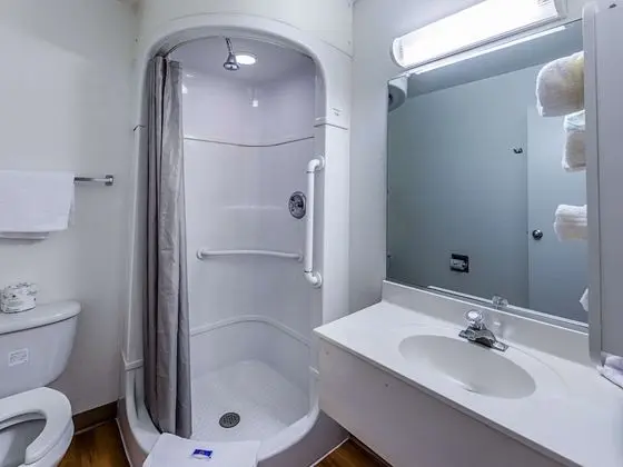 Standard Oda, 1 Büyük (Queen) Boy Yatak, Sigara İçilmez