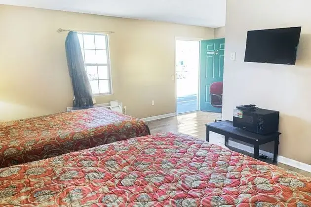 Oda, 2 Büyük (Queen) Boy Yatak, Sigara İçilebilir