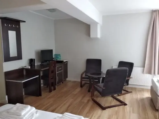 Business Dört Kişilik Oda