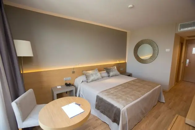 Büyük Yataklı Tek Kişilik Oda