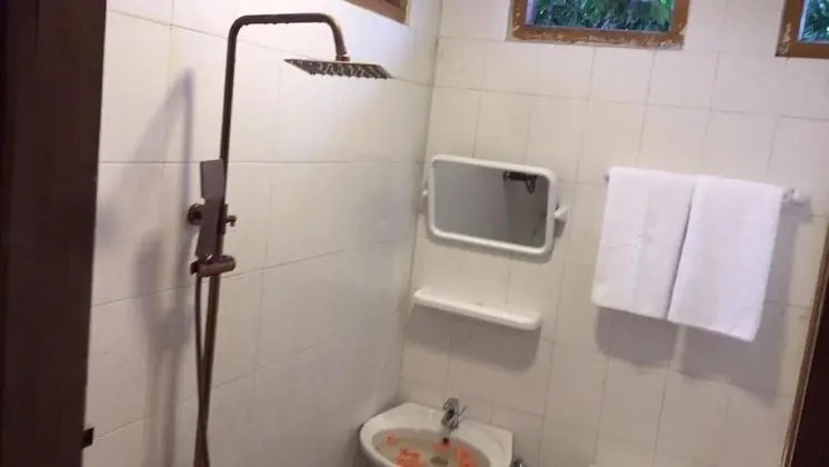Üç Kişilik Oda