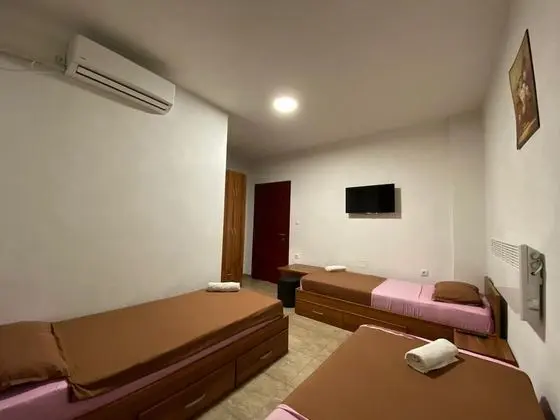Üç Kişilik Oda