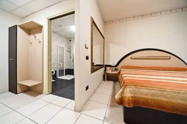 Büyük Yataklı Tek Kişilik Oda