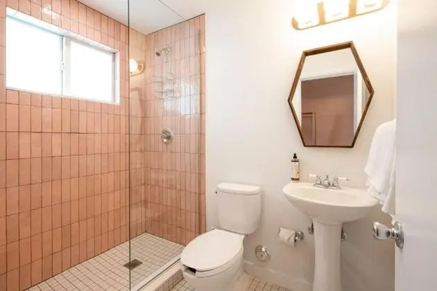 4 Bed small Community Room