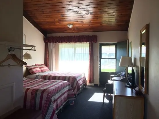 Standard Oda, 2 Çift Kişilik Yatak, Sigara İçilmez, Havuz Manzaralı