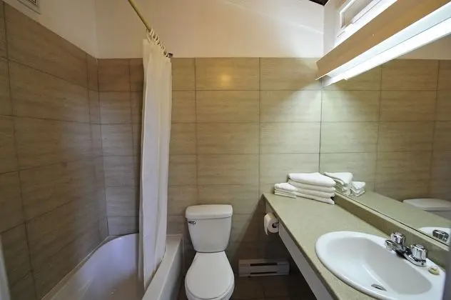 Standard Oda, 2 Çift Kişilik Yatak, Sigara İçilmez, Havuz Manzaralı