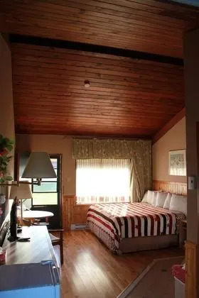 Superior Oda, 1 En Büyük (King) Boy Yatak, Jakuzi, Havuz Manzaralı (hardwood floors)