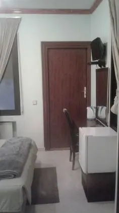 Tek Büyük veya İki Ayrı Yataklı Oda, Sigara İçilmez