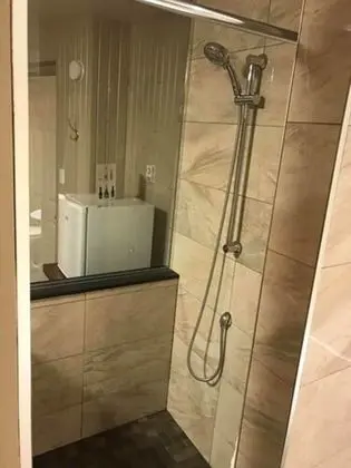 Basic Tek Büyük Yataklı Oda