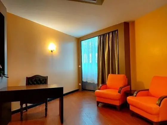 Standard Oda, 1 En Büyük (King) Boy Yatak, Köşe