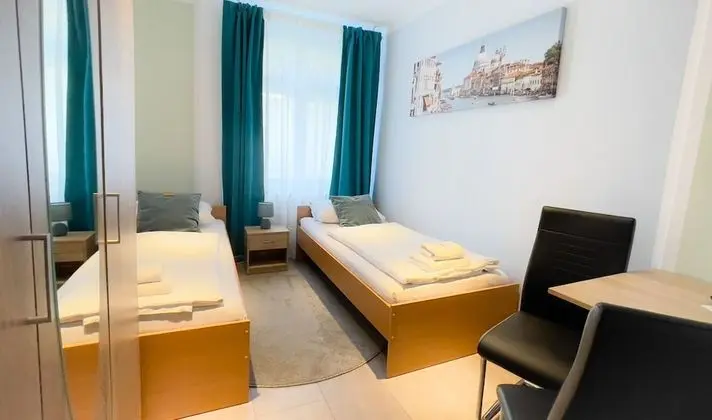 Basic İki Ayrı Yataklı Oda, Ortak Banyo