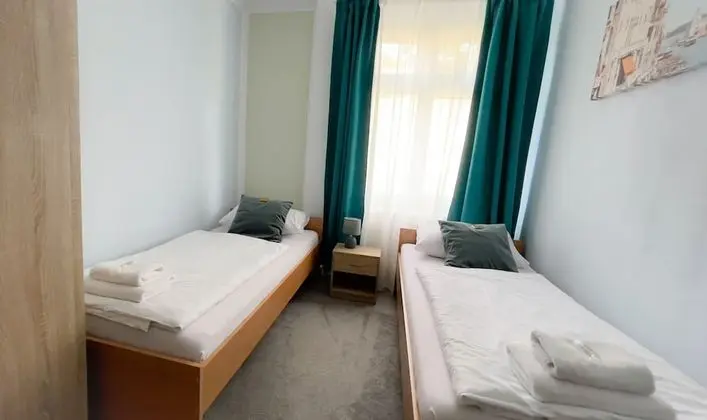 Basic İki Ayrı Yataklı Oda, Ortak Banyo