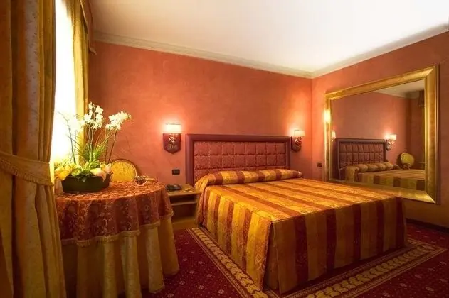 Camera Matrimoniale piano terra