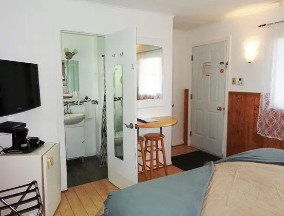 Oda, Göl Manzaralı (1 king or 2 twins, adults only)