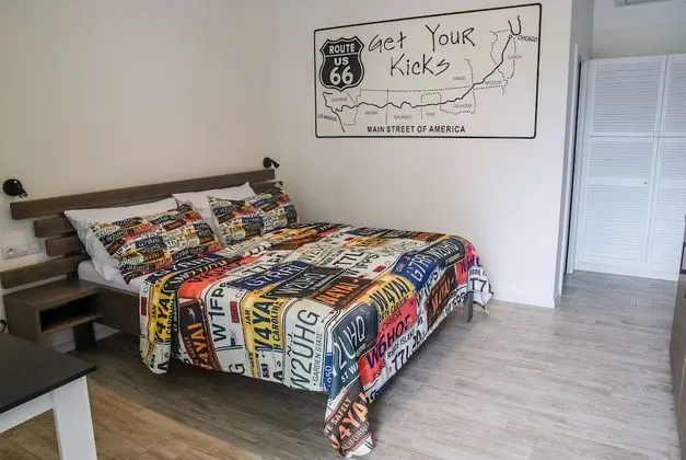 Economy Downstairs - Street (1)