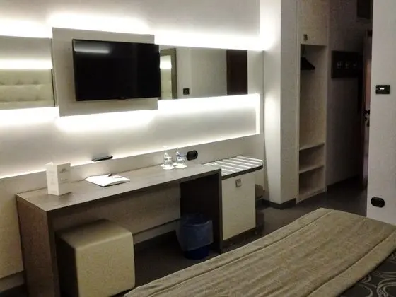 Büyük Yataklı Tek Kişilik Oda