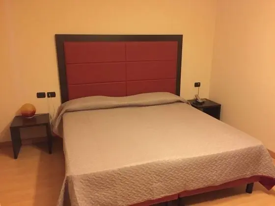 Büyük Yataklı Tek Kişilik Oda