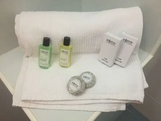 Büyük Yataklı Tek Kişilik Oda