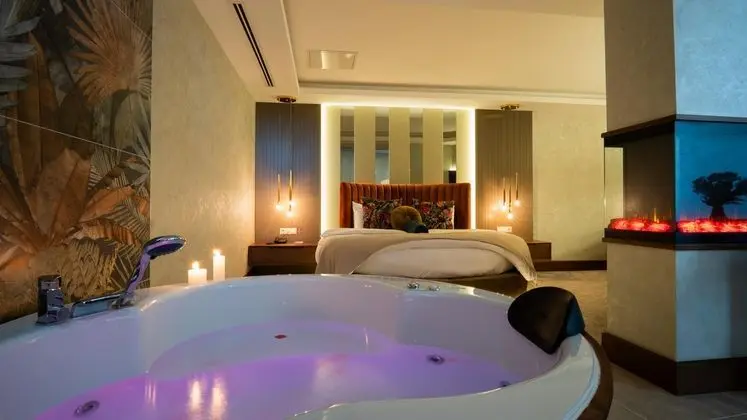 Jakuzili ve Şömineli King Suite Oda,Deniz Manzaralı,Balkonsuz
