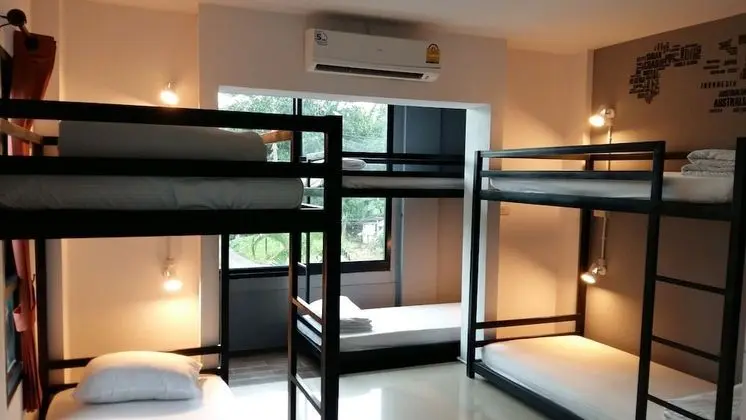 Mixed Dormitory, Shared Bathroom (4 Beds)