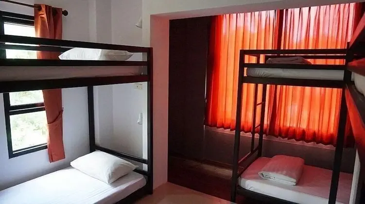 Mixed Dormitory, Shared Bathroom (4 Beds)