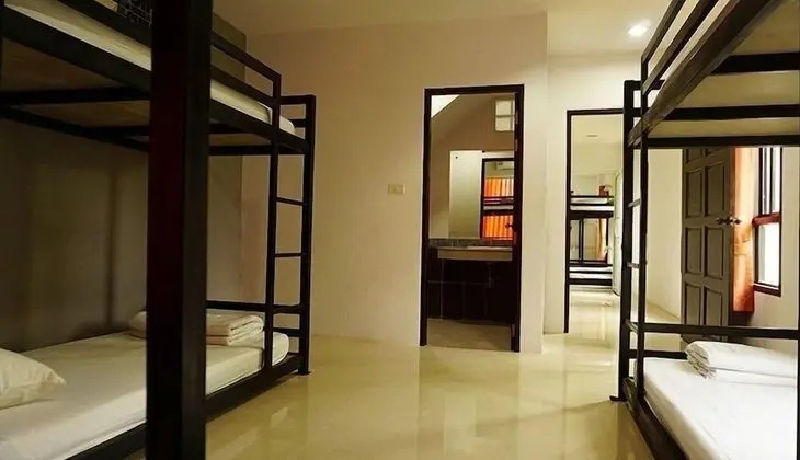 Mixed Dormitory, Shared Bathroom (4 Beds)