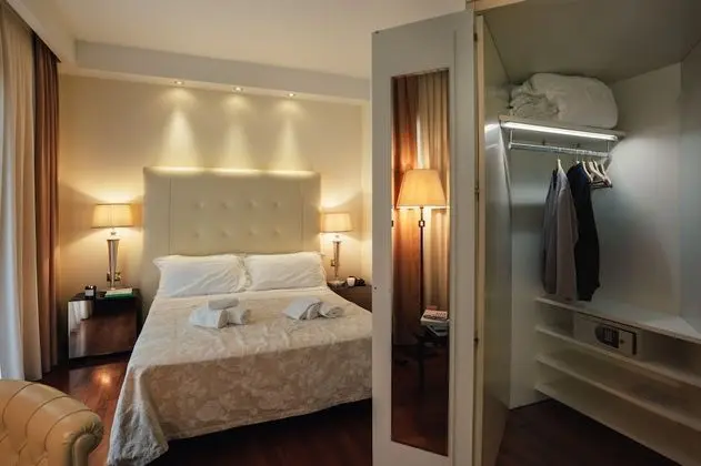 Luxury Tek Büyük Yataklı Oda