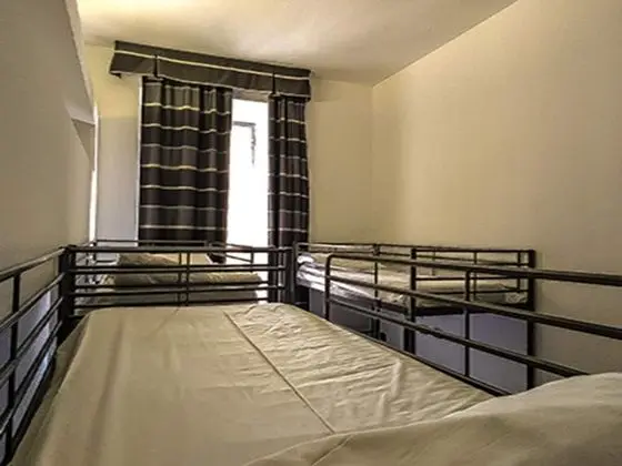 Premier Ortak Ranzalı Oda, Birden Çok Yatak Odası (8 bedsits)