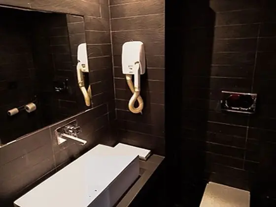 Premier Ortak Ranzalı Oda, Birden Çok Yatak Odası (8 bedsits)